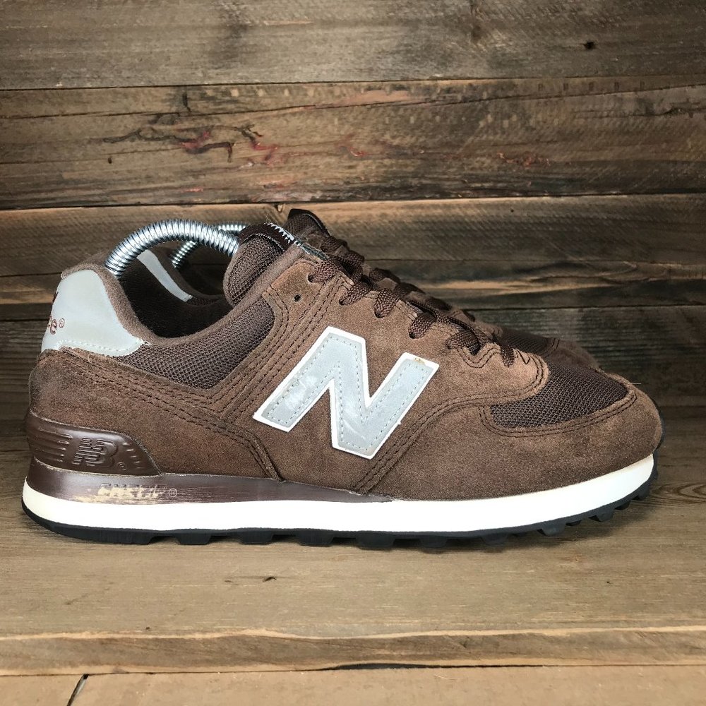 🔥🔥WOMEN’S SZ 8 NEW BALANCE M574 BROWN SUEDE SHOE